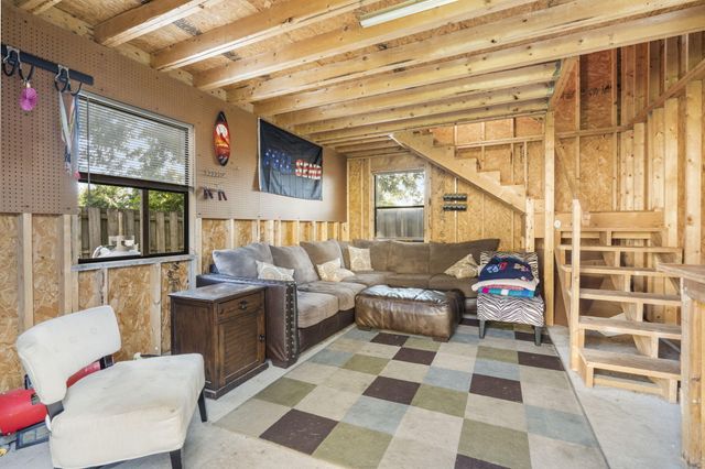 3909 West Eaglecrest Street, Battlefield, MO 65619