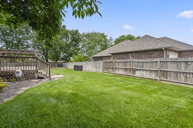 3909 West Eaglecrest Street, Battlefield, MO 65619