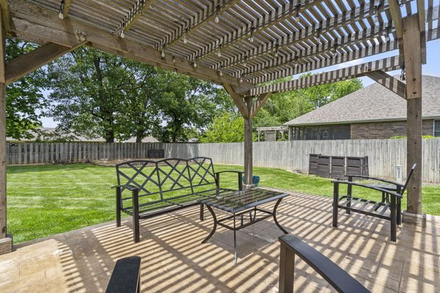 3909 West Eaglecrest Street, Battlefield, MO 65619