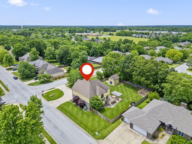 3909 West Eaglecrest Street, Battlefield, MO 65619
