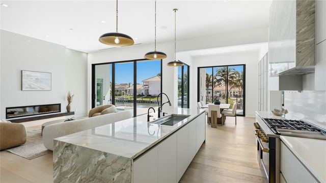 530 CHIPPING LANE, Longboat Key, FL 34228