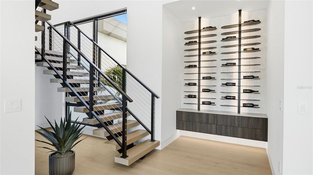 530 CHIPPING LANE, Longboat Key, FL 34228