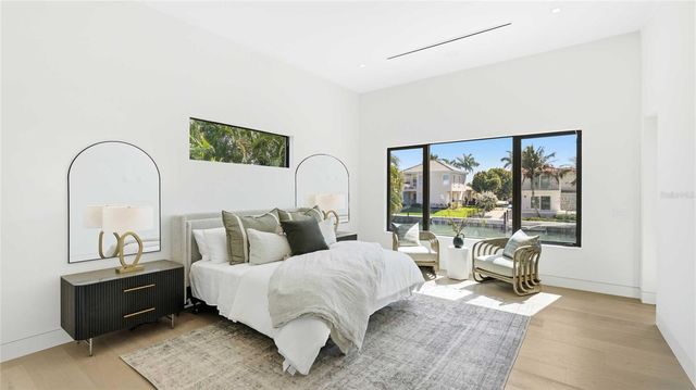 530 CHIPPING LANE, Longboat Key, FL 34228