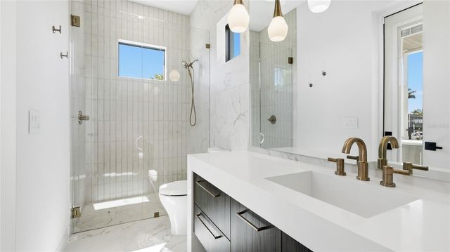 530 CHIPPING LANE, Longboat Key, FL 34228