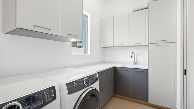 530 CHIPPING LANE, Longboat Key, FL 34228