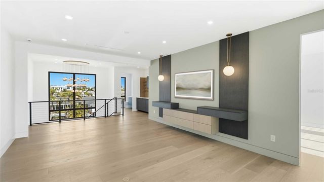 530 CHIPPING LANE, Longboat Key, FL 34228