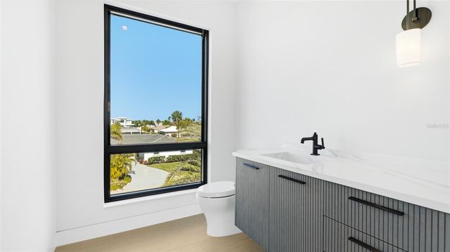 530 CHIPPING LANE, Longboat Key, FL 34228