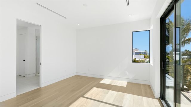 530 CHIPPING LANE, Longboat Key, FL 34228