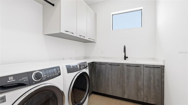 530 CHIPPING LANE, Longboat Key, FL 34228