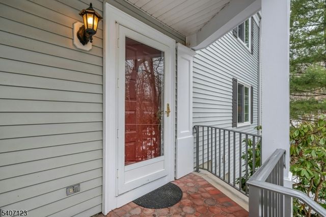 299 Riveredge Dr, Chatham Twp., NJ 07928