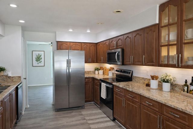 16007 PENNINGTON ROAD, Tampa, FL 33624