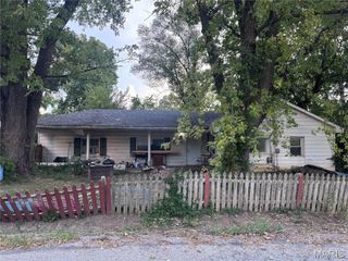 94 Bethesda Drive, Belleville, IL 62223