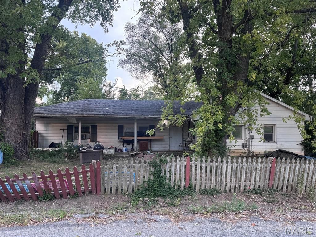 94 Bethesda Drive, Belleville, IL 62223