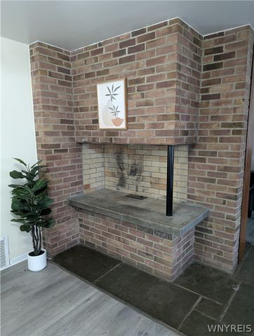 9326 Rivershore Drive, Niagara Falls, NY 14304