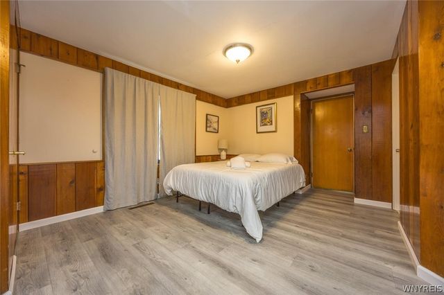 9326 Rivershore Drive, Niagara Falls, NY 14304