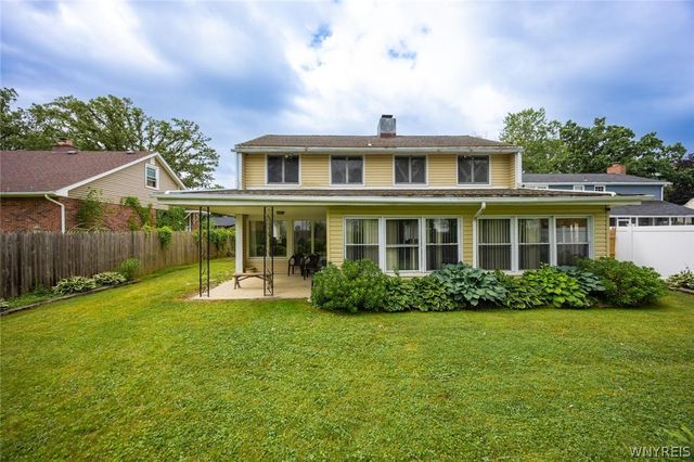 9326 Rivershore Drive, Niagara Falls, NY 14304