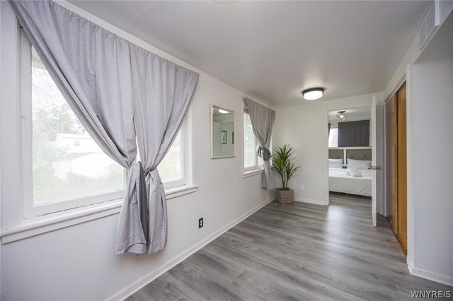 9326 Rivershore Drive, Niagara Falls, NY 14304