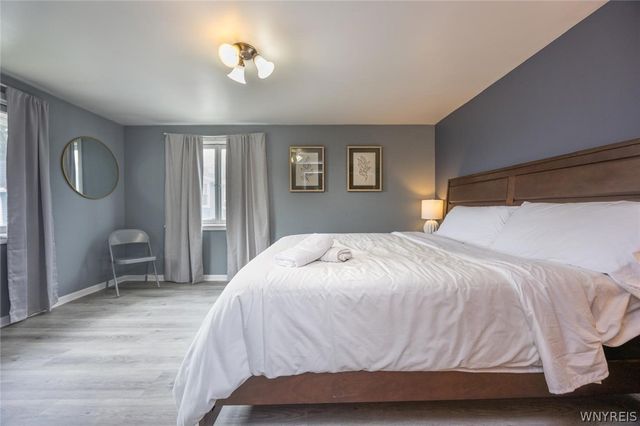 9326 Rivershore Drive, Niagara Falls, NY 14304