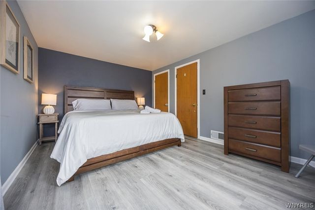 9326 Rivershore Drive, Niagara Falls, NY 14304