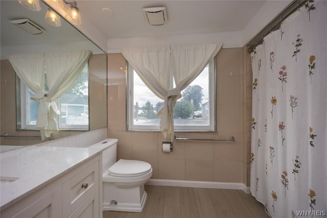 9326 Rivershore Drive, Niagara Falls, NY 14304