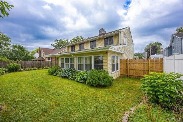 9326 Rivershore Drive, Niagara Falls, NY 14304