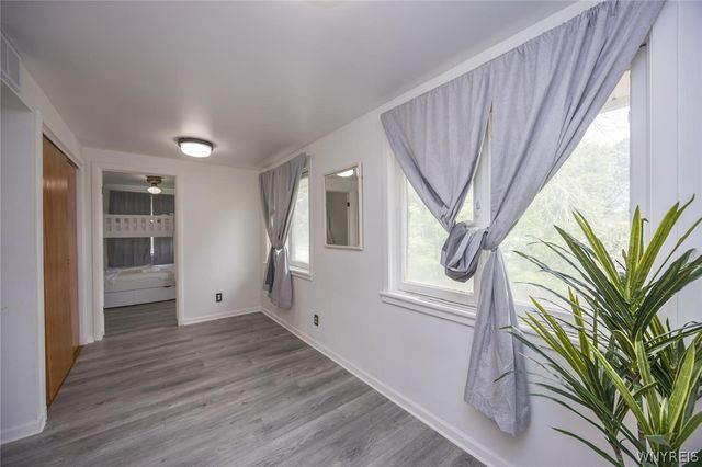 9326 Rivershore Drive, Niagara Falls, NY 14304