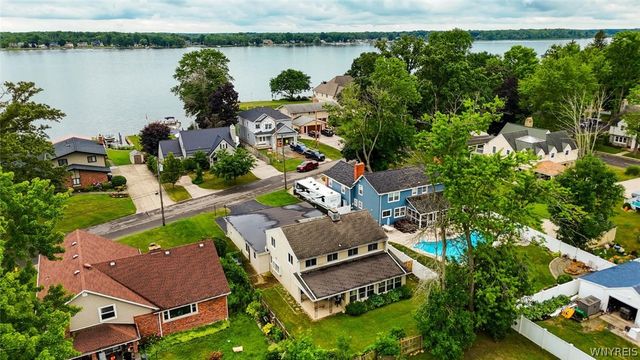 9326 Rivershore Drive, Niagara Falls, NY 14304