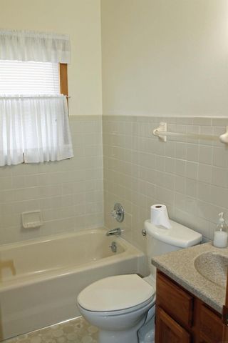 131 Niagara Drive, Waterloo, IA 50701