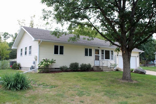 131 Niagara Drive, Waterloo, IA 50701