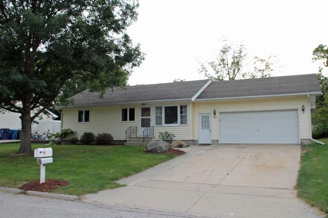 131 Niagara Drive, Waterloo, IA 50701