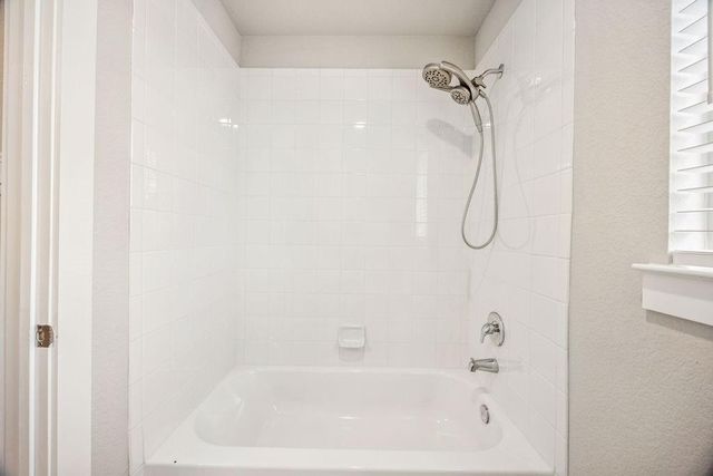 15710 Cairnwell Bend Drive, Humble, TX 77346