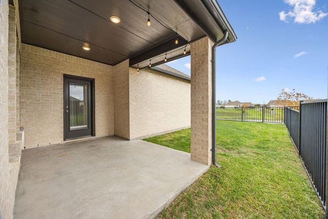 15710 Cairnwell Bend Drive, Humble, TX 77346