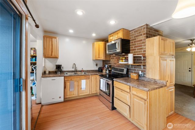 12712 58th Avenue E, Puyallup, WA 98373