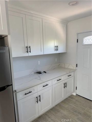 22124 Covello, Canoga Park, CA 91303