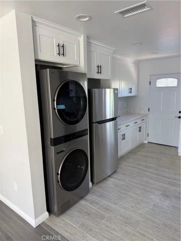 22124 Covello, Canoga Park, CA 91303
