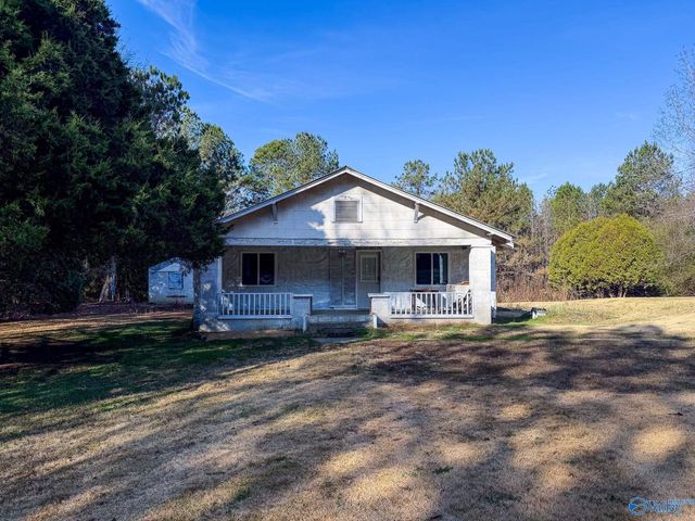 7586 Tabor Road, Gadsden, AL 35905