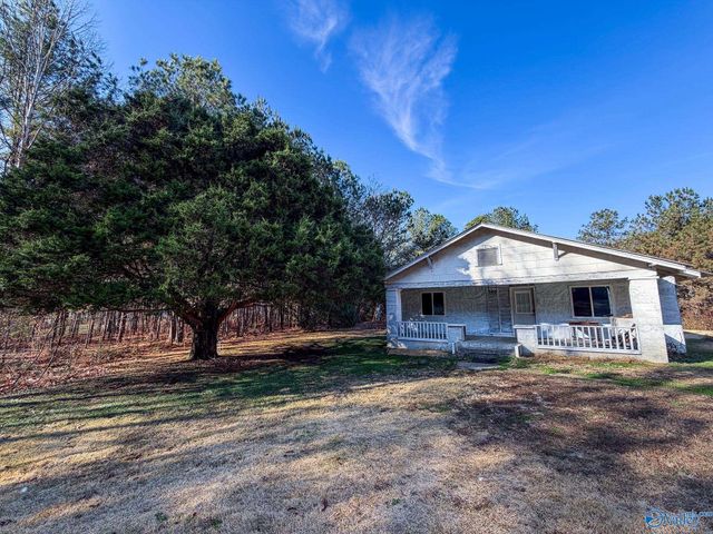 7586 Tabor Road, Gadsden, AL 35905