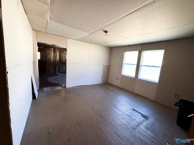 7586 Tabor Road, Gadsden, AL 35905