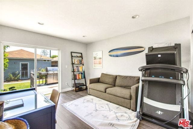 2702 Thurman Avenue, Los Angeles, CA 90016