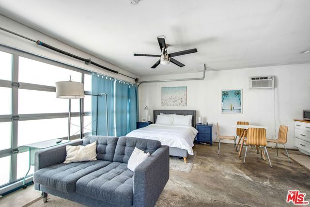 2702 Thurman Avenue, Los Angeles, CA 90016