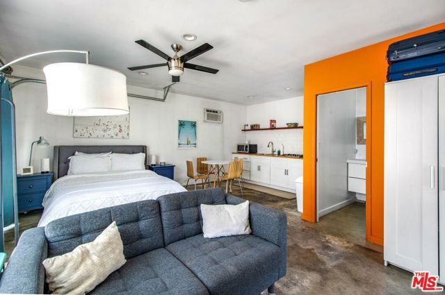 2702 Thurman Avenue, Los Angeles, CA 90016