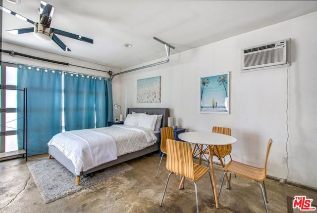 2702 Thurman Avenue, Los Angeles, CA 90016