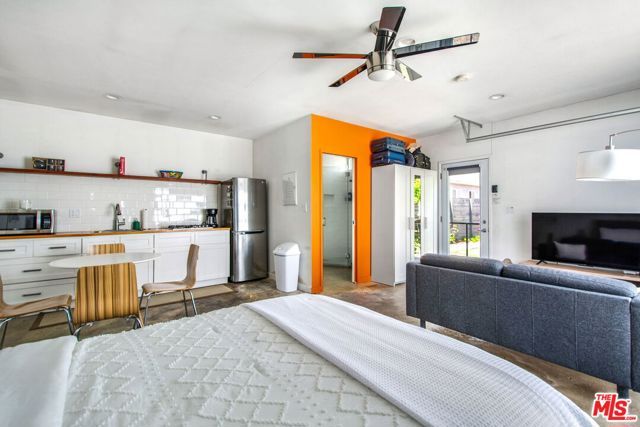 2702 Thurman Avenue, Los Angeles, CA 90016