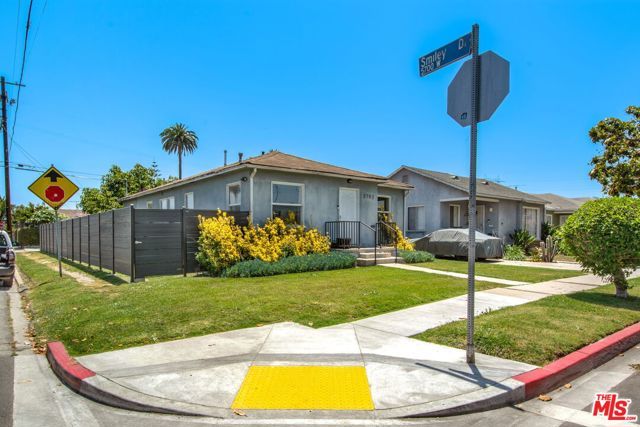 2702 Thurman Avenue, Los Angeles, CA 90016