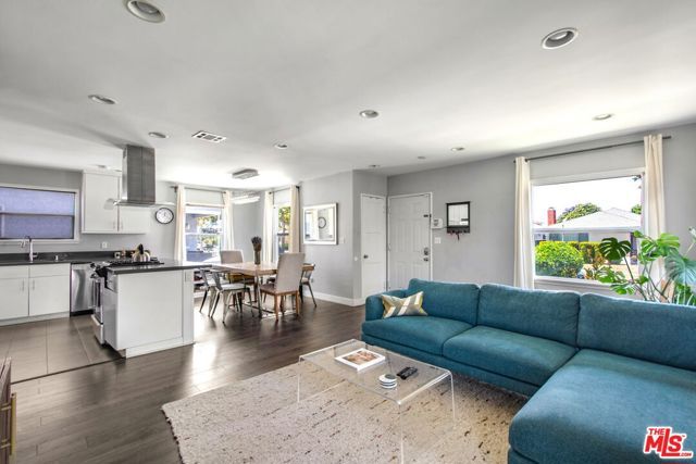 2702 Thurman Avenue, Los Angeles, CA 90016