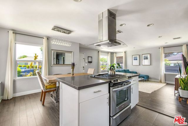 2702 Thurman Avenue, Los Angeles, CA 90016