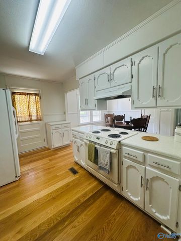 905 Snowden Circle, Boaz, AL 35957