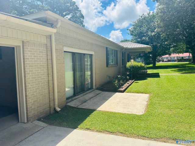 905 Snowden Circle, Boaz, AL 35957