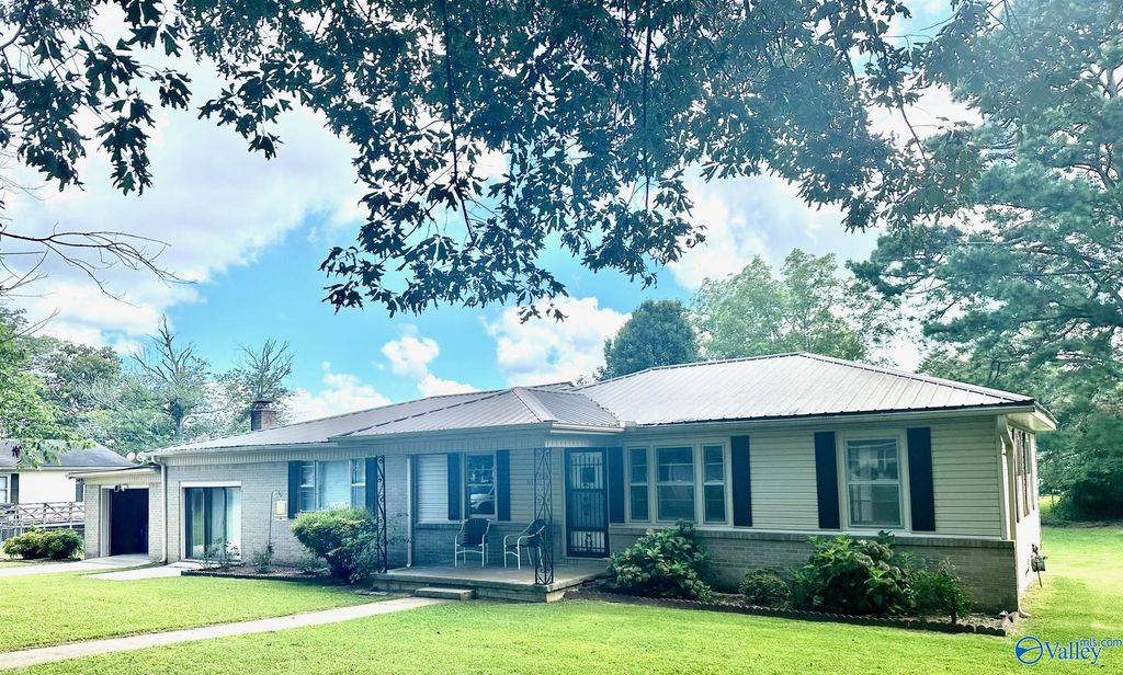 905 Snowden Circle, Boaz, AL 35957