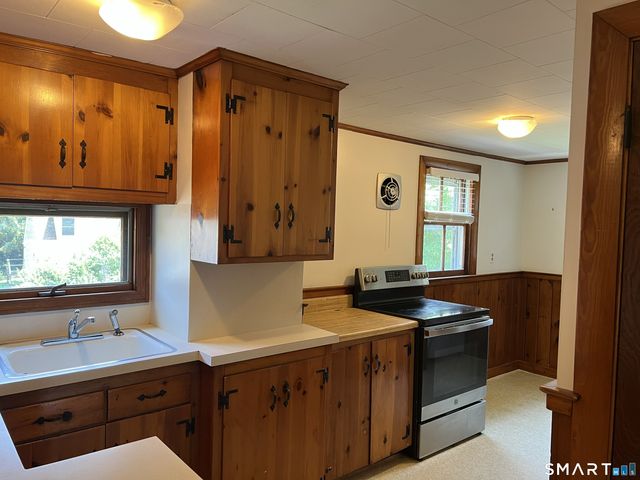 37 Pearl Street B, Guilford, CT 06437